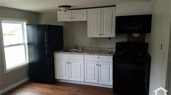 2 bed, 600 sqft, $1,900 — Photo 2