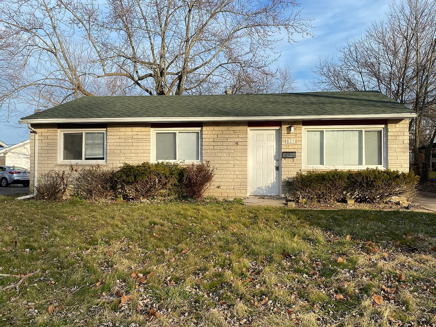 821 Union Dr photo 1