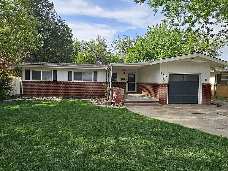 8325 E Indianapolis St — Photo 2