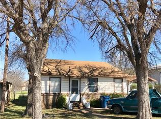 902 W Dyer St, Breckenridge, TX 76424