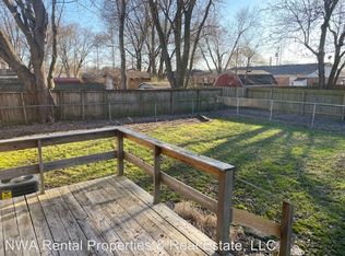 1304 SE D St, Bentonville, AR 72712