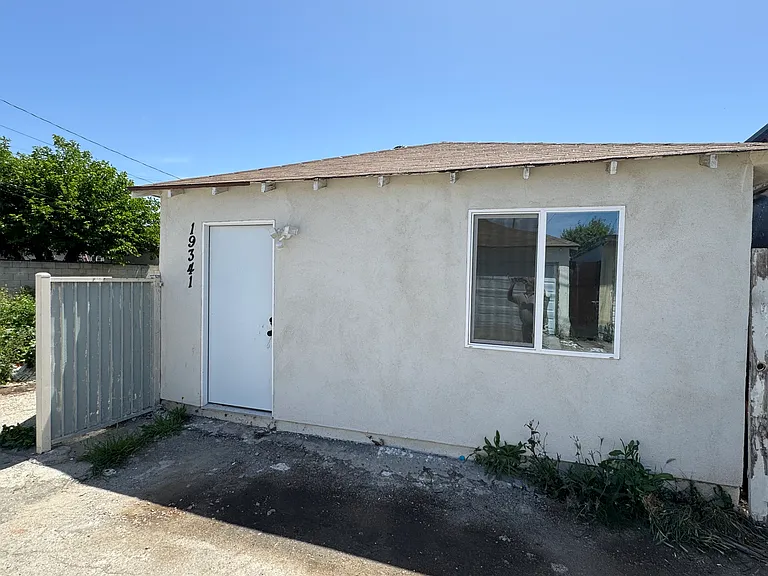 19339 Vanowen St #B — Photo 22