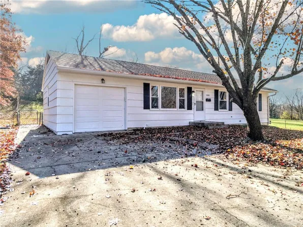 1000 Stafford Dr, Pleasant Hill, MO 64080