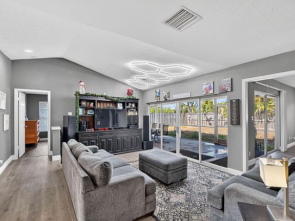 4th image of 1321 Wyndcliff Drive