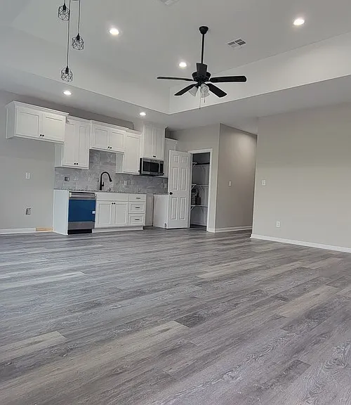 112 Coralee Ln — Photo 3