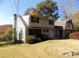 337 Papoose Dr, East Stroudsburg, PA 18302