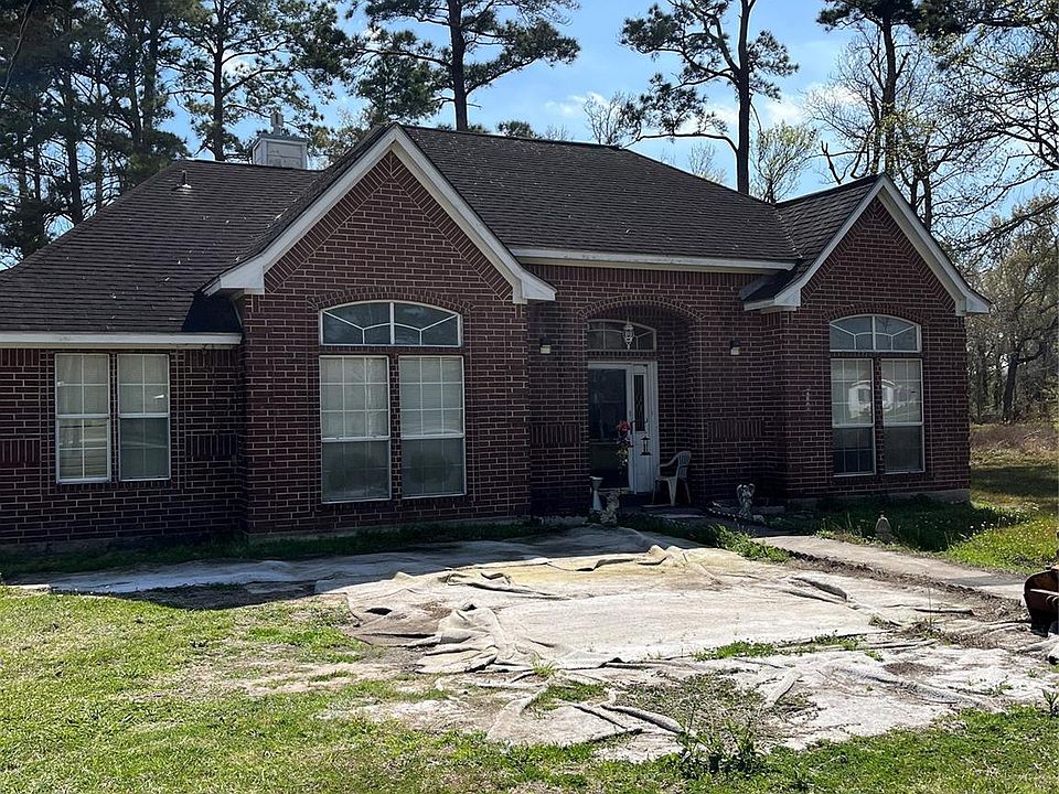 1st image of 320 Commerce Ln