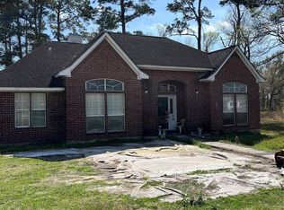 320 Commerce Ln, Highlands, TX 77562