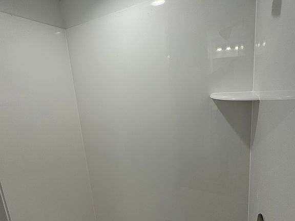 5th image of 762 N Banner Dr