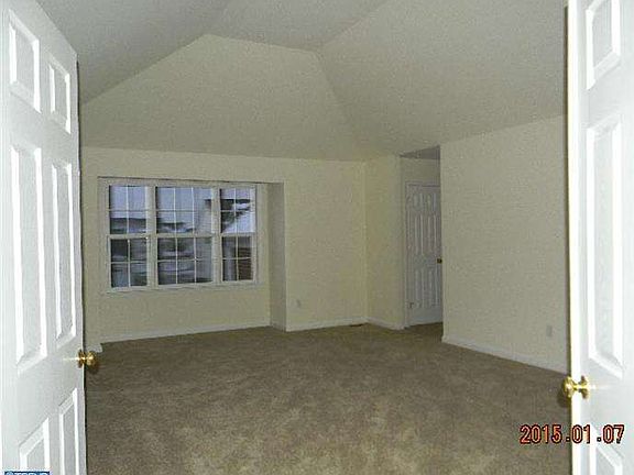 2nd image of 105 E Kilts Ln