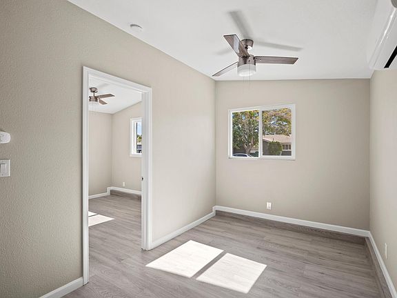 5th image of 1017 1/2 W Avenue H2