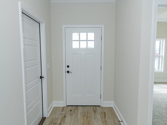 4th image of 194 The Villas Way