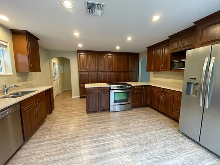 12242 SW Breyman Ave — Photo 6