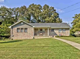 1412 Ridgeway Cres, Athens, TN 37303