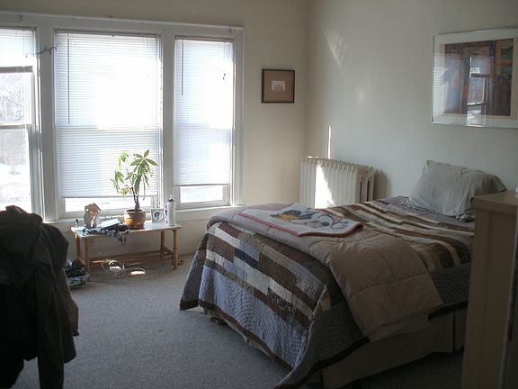 5th image of 557 Richmond Ave APT 3