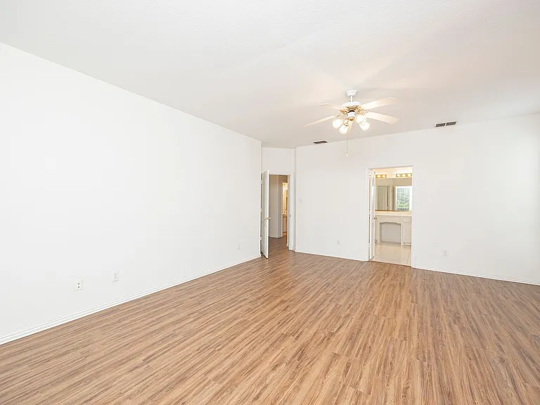 3103 Kingsbury Dr — Photo 13