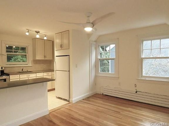 3rd image of 300 Warburton Ave Floor 2