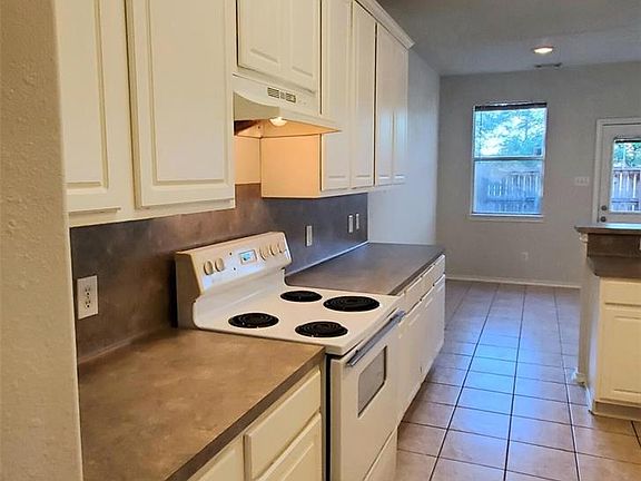 4th image of 13043 Peppergate Ln