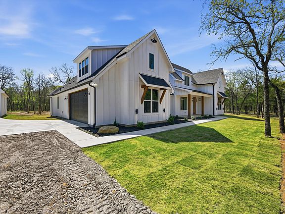 3rd image of 377 Oak Cove Ct