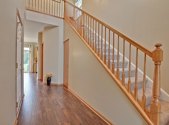 3rd image of 2272 Claremont Ln