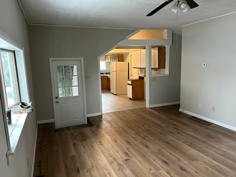 245 E Walnut St #D — Photo 4