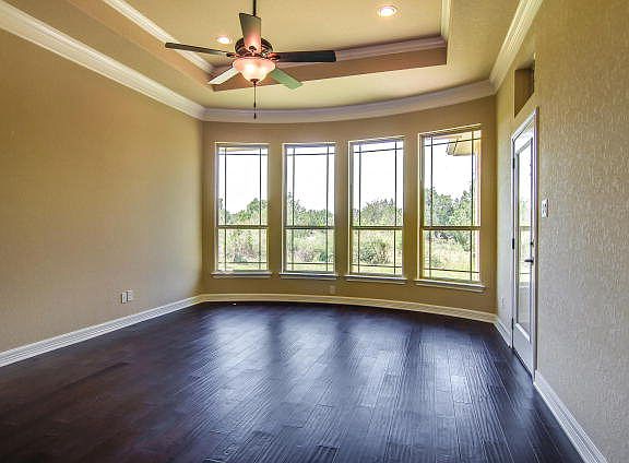 5th image of 929 Woodland Oaks