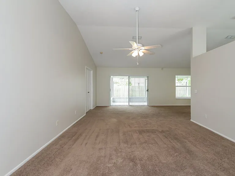 4814 11th Avenue Cir E — Photo 2