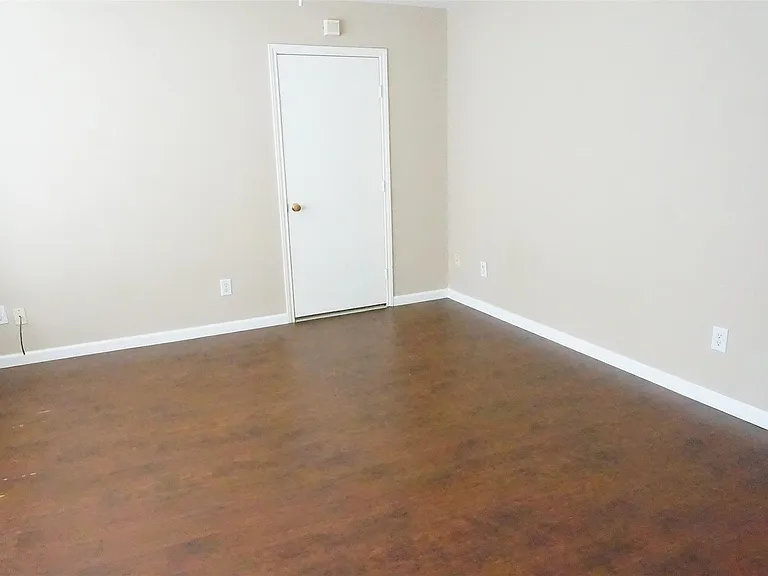 2114 Madewood Dr — Photo 23