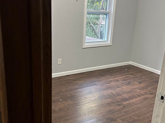 4th image of 232 Union St
