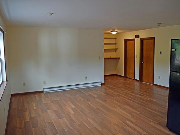 3rd image of 128 Randall St #4