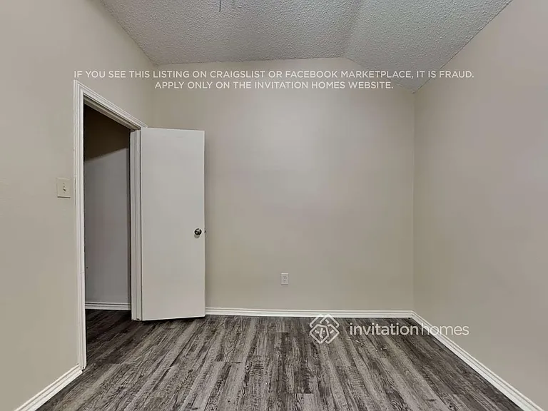 6736 Driffield Cir E — Photo 13