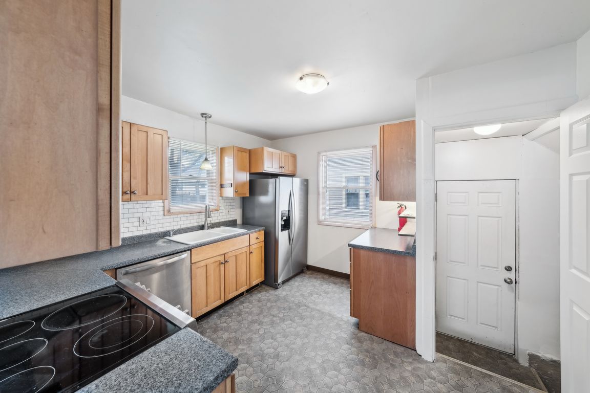 Cedarwood Ter-0905-019.jpg