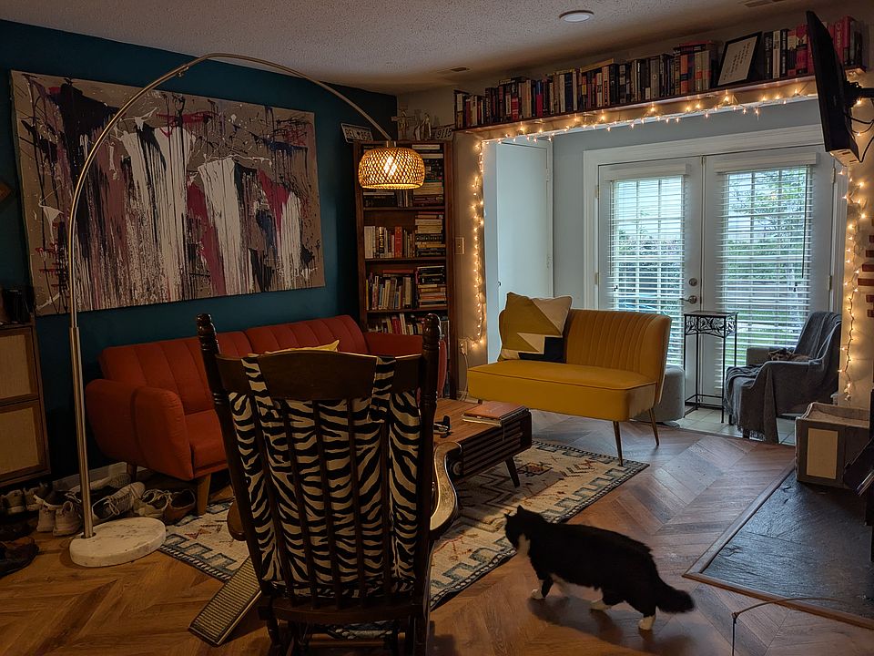1st image of 1623 Carriage House Ter APT A