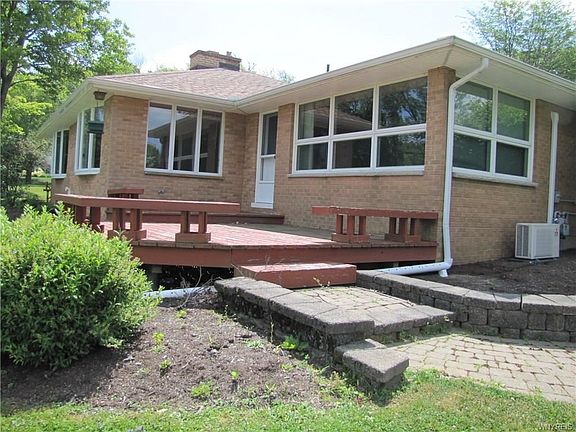 5th image of 15 Bruce Dr
