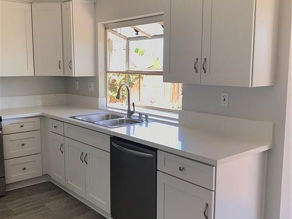 3rd image of 6 Birchmont