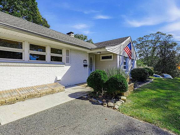 3rd image of 1712 Spottswood Pl