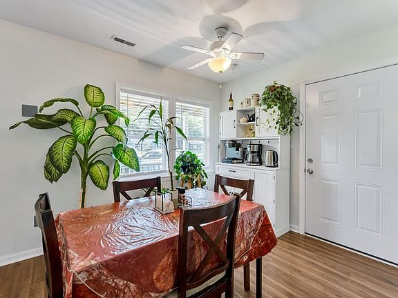4th image of 2845 Chesapeake Blvd