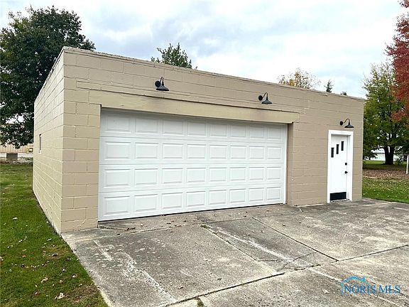4th image of 552 S Warpole St