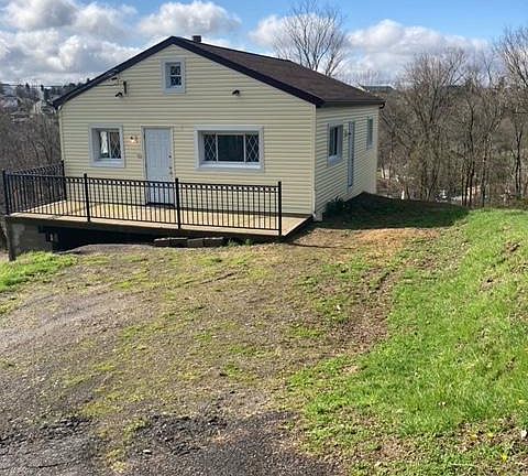 2nd image of 276 Putnam Ln