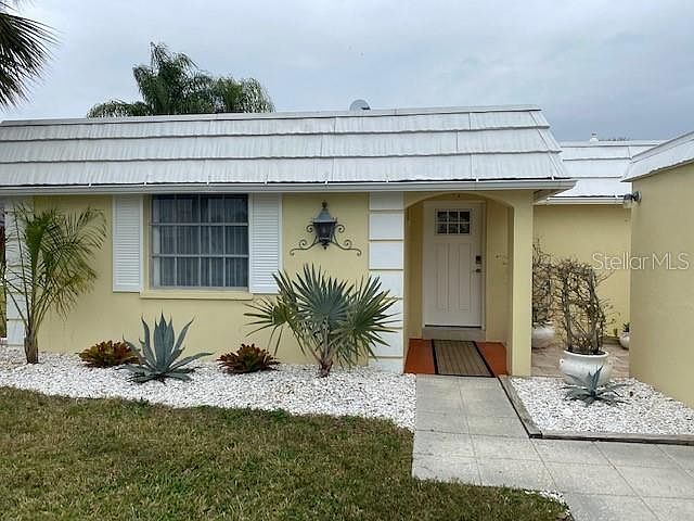 1st image of 5903 Tidewood Ave #1