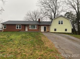 450 Hickory Grove Church Rd, Columbus, NC 28722