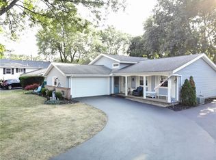 575 Black Walnut Dr, Rochester, NY 14615