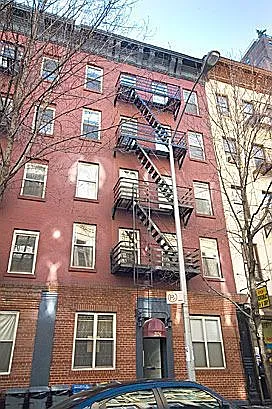 326 E 73rd St photo 1