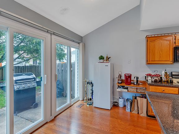 5th image of 529 Canterbury Dr