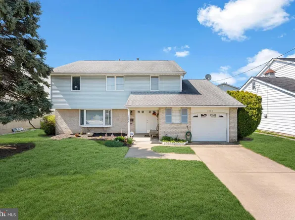 1858 Greymont St, Philadelphia, PA 19116