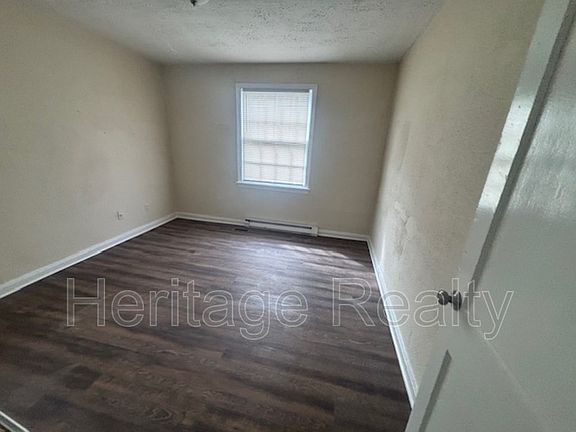 4th image of 336 S Castle St
