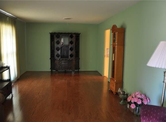 4th image of 2601 Madison Ave