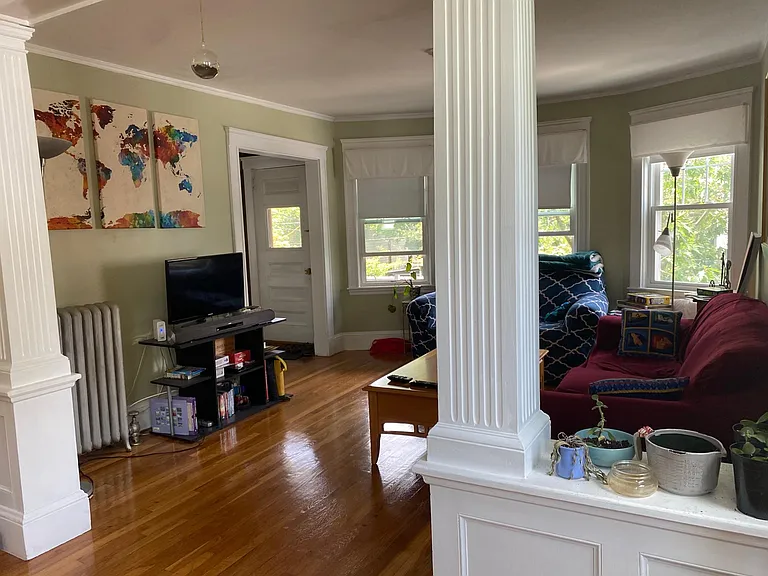 105 Montgomery St #1 — Photo 2