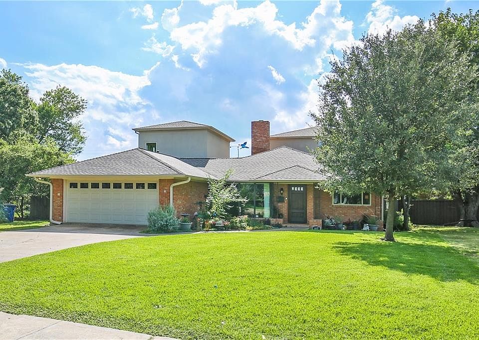 1st image of 407 Aqua Dr