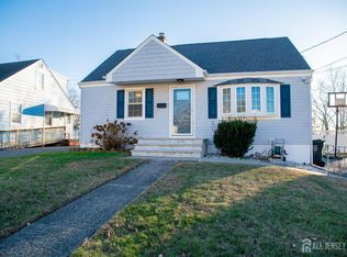 13 Eberly Pl, Fords, NJ 08863